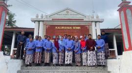 Kamis Pon, jangan Lupa Pakaian Kejawenya ya!!
